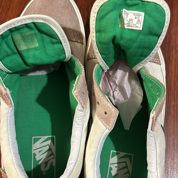 Vans - Picture 9 of 9